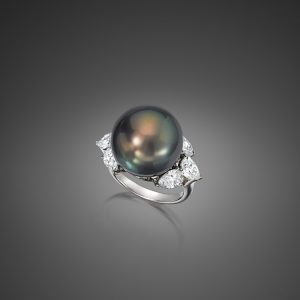 Tahitian Pearl and Pear-Shaped Diamond Ring