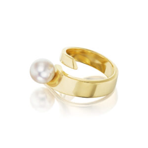 Small Wrap Ring stars a lustrous Akoya Cultured Pearl in a band of 18K Yellow Golld